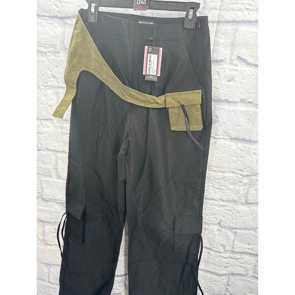 Pretty Little Thing Black Panel Detail Cargo 10 - Picture 5 of 7